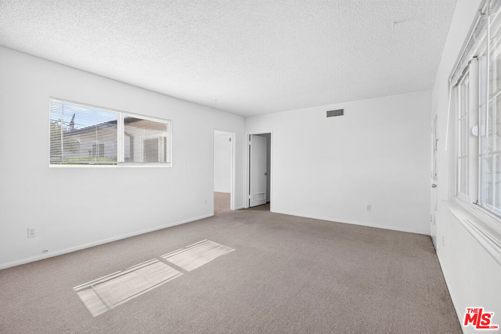 1320 W Farlington Street Property Photo 7