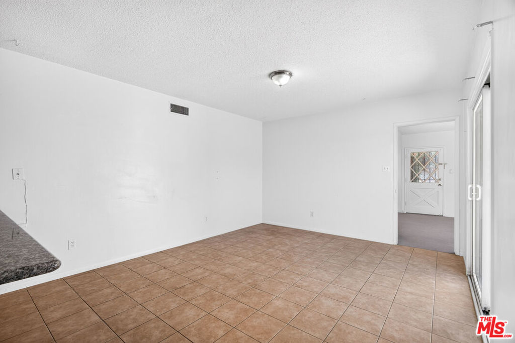 1320 W Farlington Street Property Photo 8