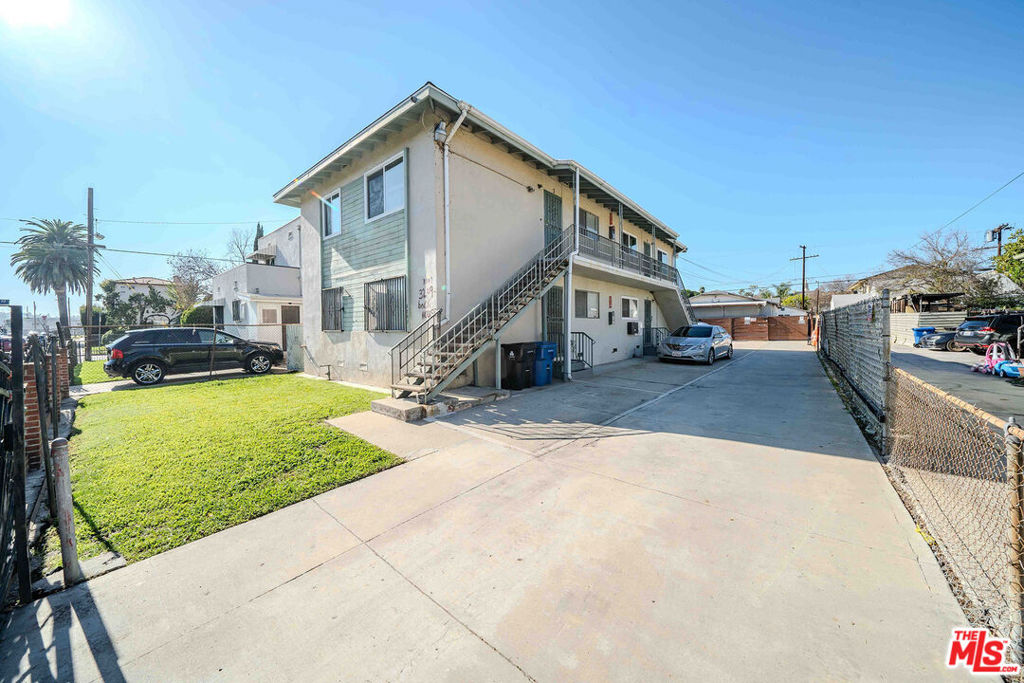 3209 Andrita Street Property Photo 1
