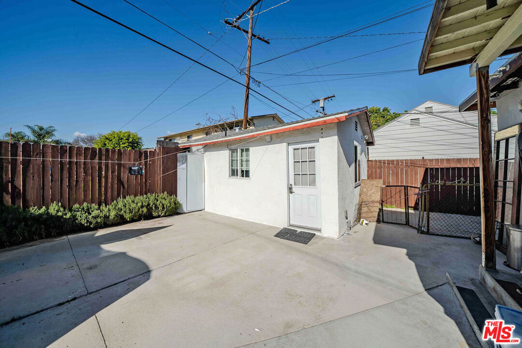 3209 Andrita Street Property Photo 17
