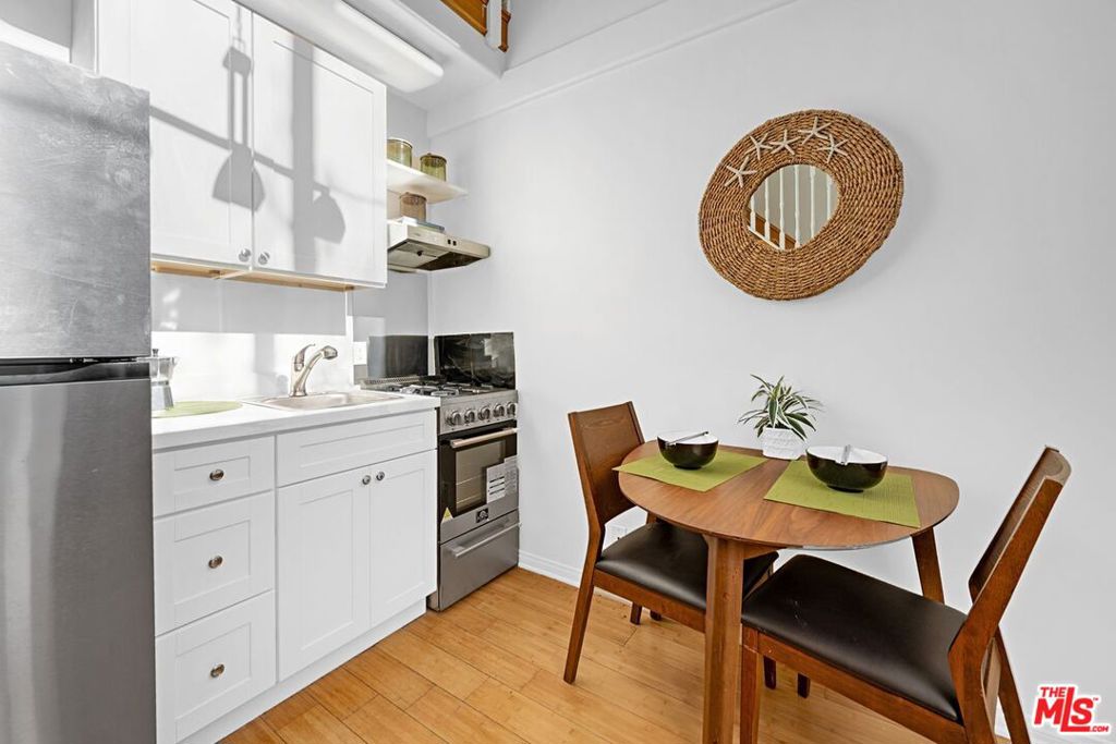 121 Strand Street 13 Property Photo 9