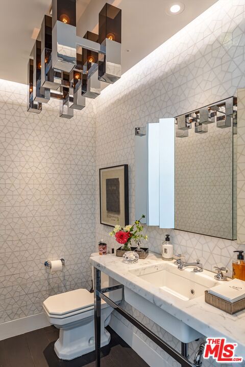 400 Amalfi Drive Property Photo 23