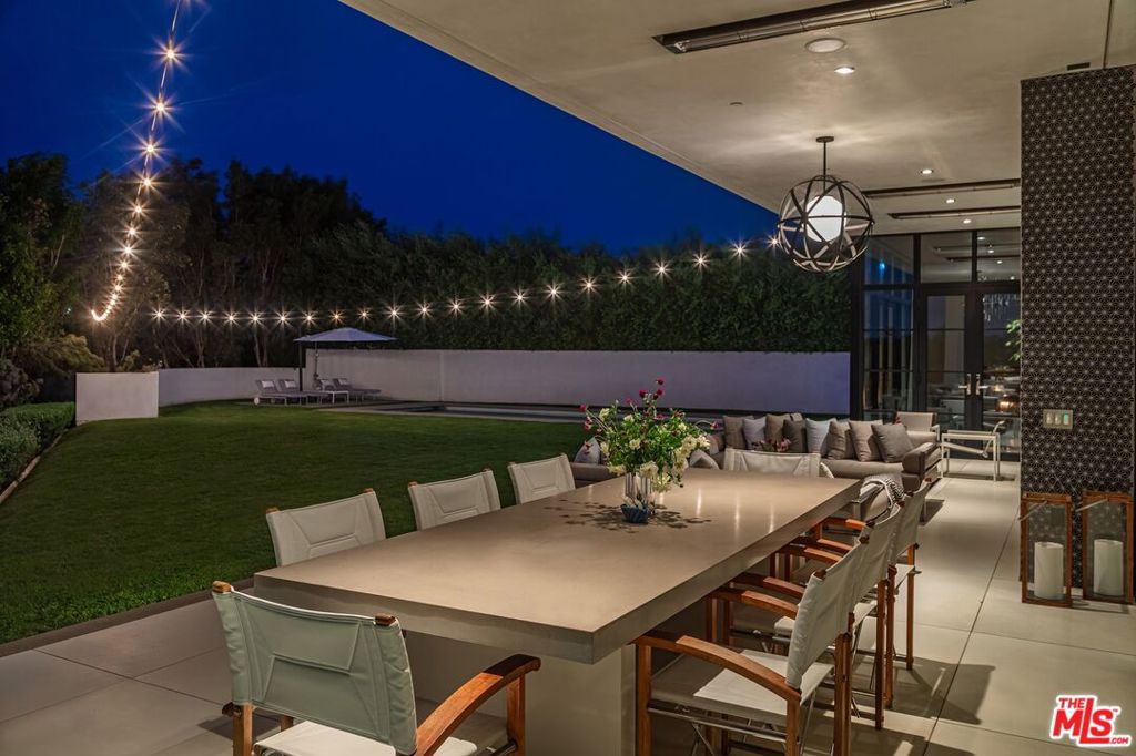 400 Amalfi Drive Property Photo 46