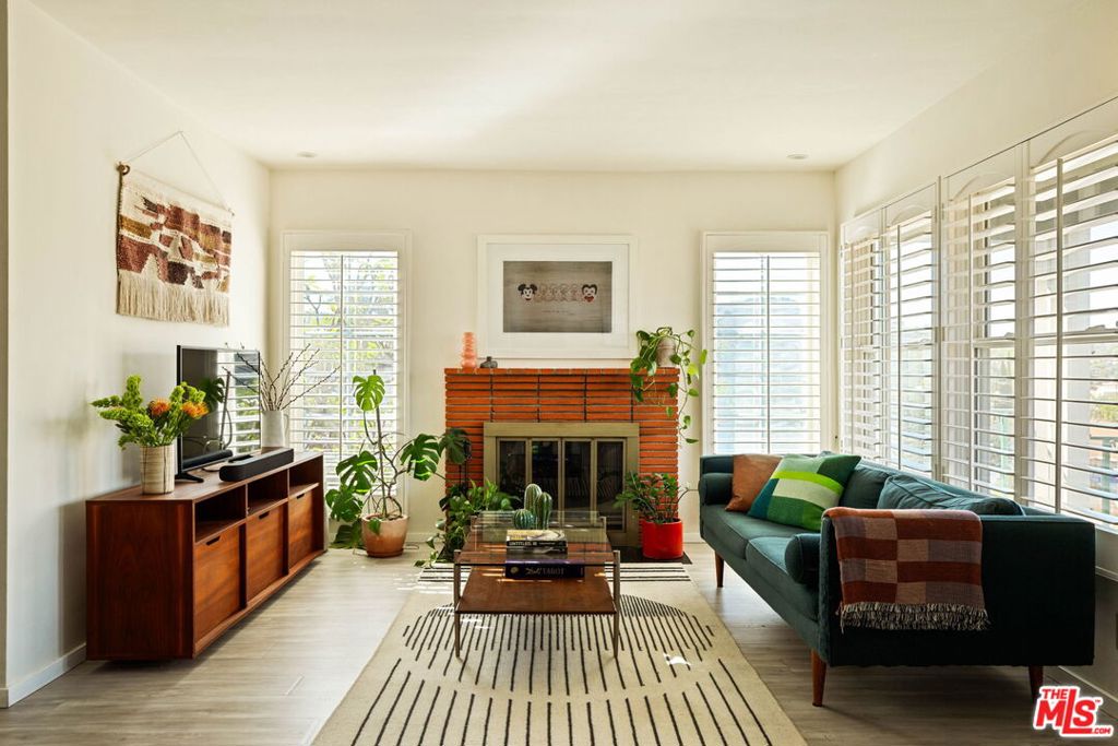 2533 Lombardy Boulevard Property Photo 2