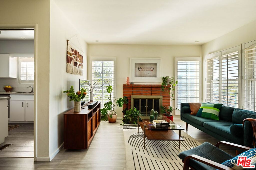 2533 Lombardy Boulevard Property Photo 3