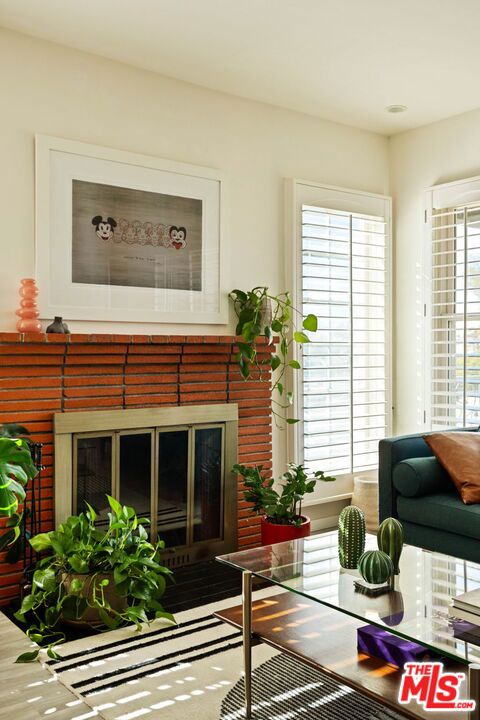 2533 Lombardy Boulevard Property Photo 8