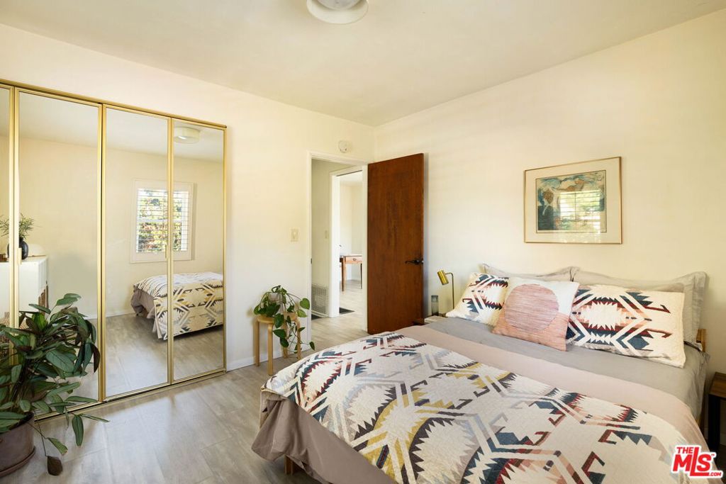 2533 Lombardy Boulevard Property Photo 20