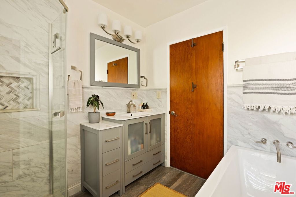 2533 Lombardy Boulevard Property Photo 22