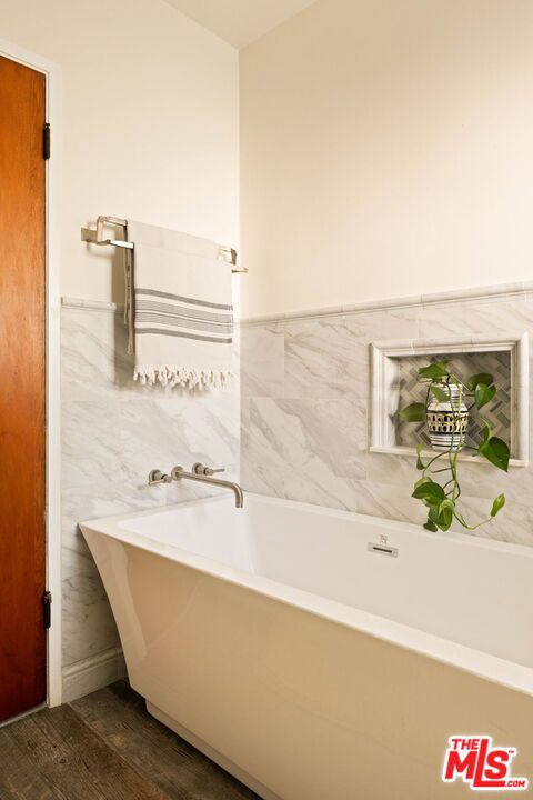 2533 Lombardy Boulevard Property Photo 24