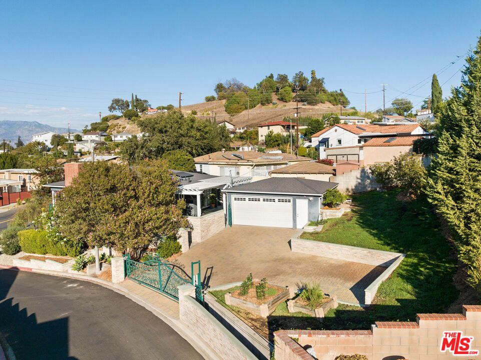 2533 Lombardy Boulevard Property Photo 32