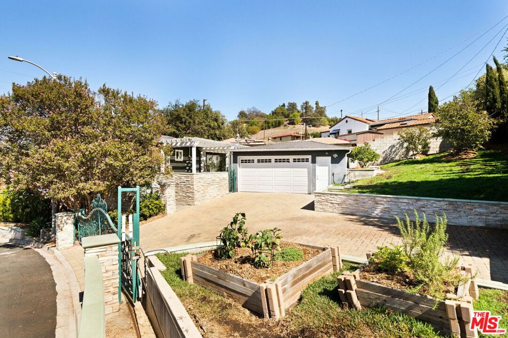2533 Lombardy Boulevard Property Photo 33