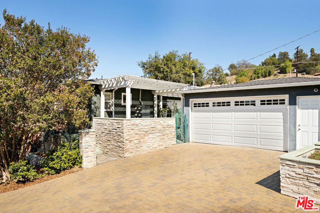 2533 Lombardy Boulevard Property Photo 34
