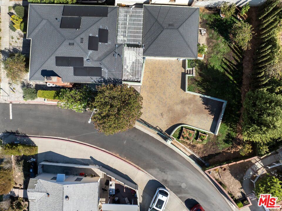 2533 Lombardy Boulevard Property Photo 40