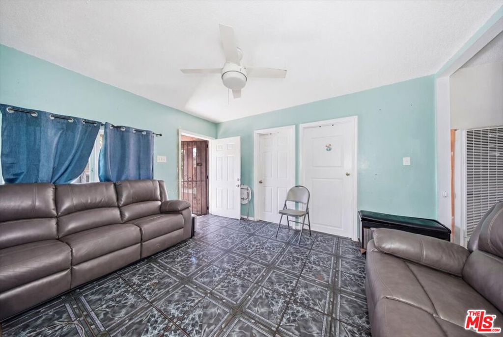 4451 Crocker Street Property Photo 3