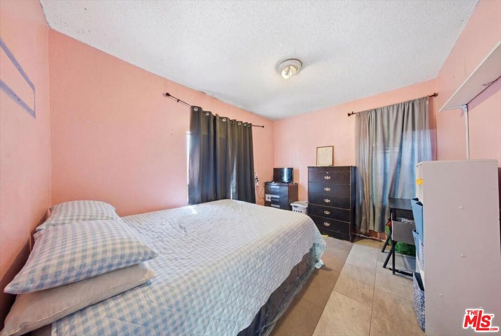 4451 Crocker Street Property Photo 8