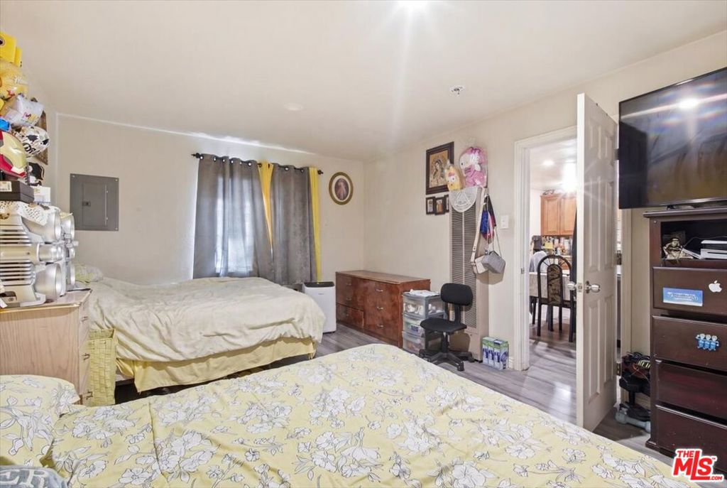 4451 Crocker Street Property Photo 10