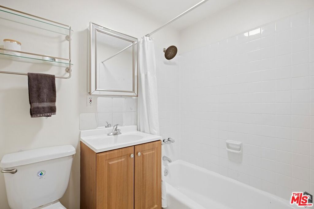 16 Clubhouse Avenue 8 Property Photo 12