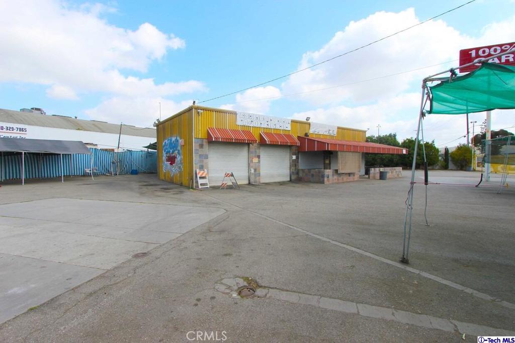 405 E Rosecrans Avenue Property Photo 7