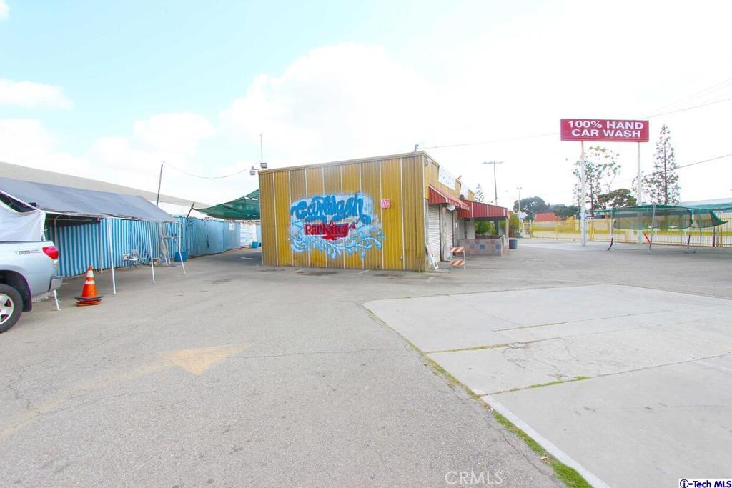 405 E Rosecrans Avenue Property Photo 8