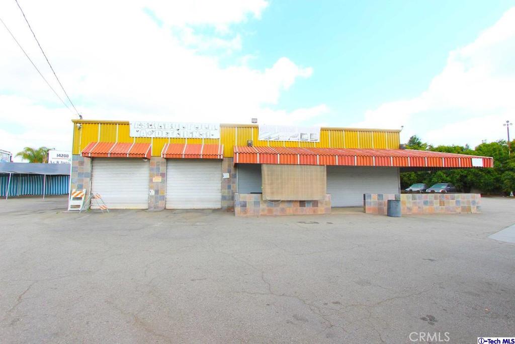 405 E Rosecrans Avenue Property Photo 9