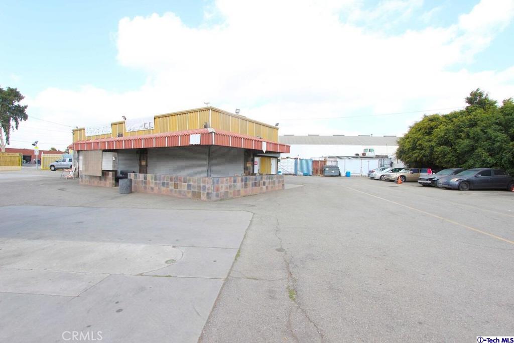 405 E Rosecrans Avenue Property Photo 10