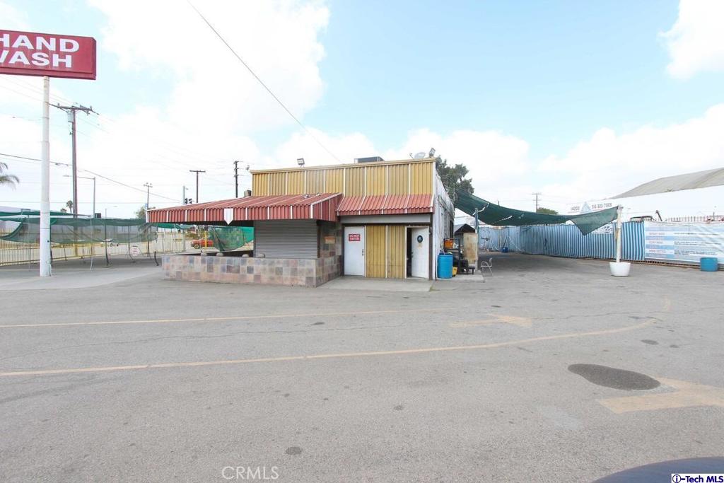 405 E Rosecrans Avenue Property Photo 11