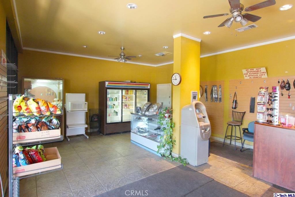 405 E Rosecrans Avenue Property Photo 13