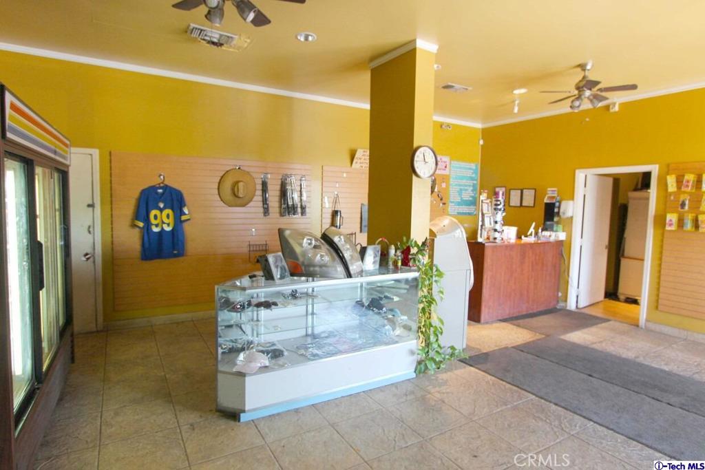 405 E Rosecrans Avenue Property Photo 14