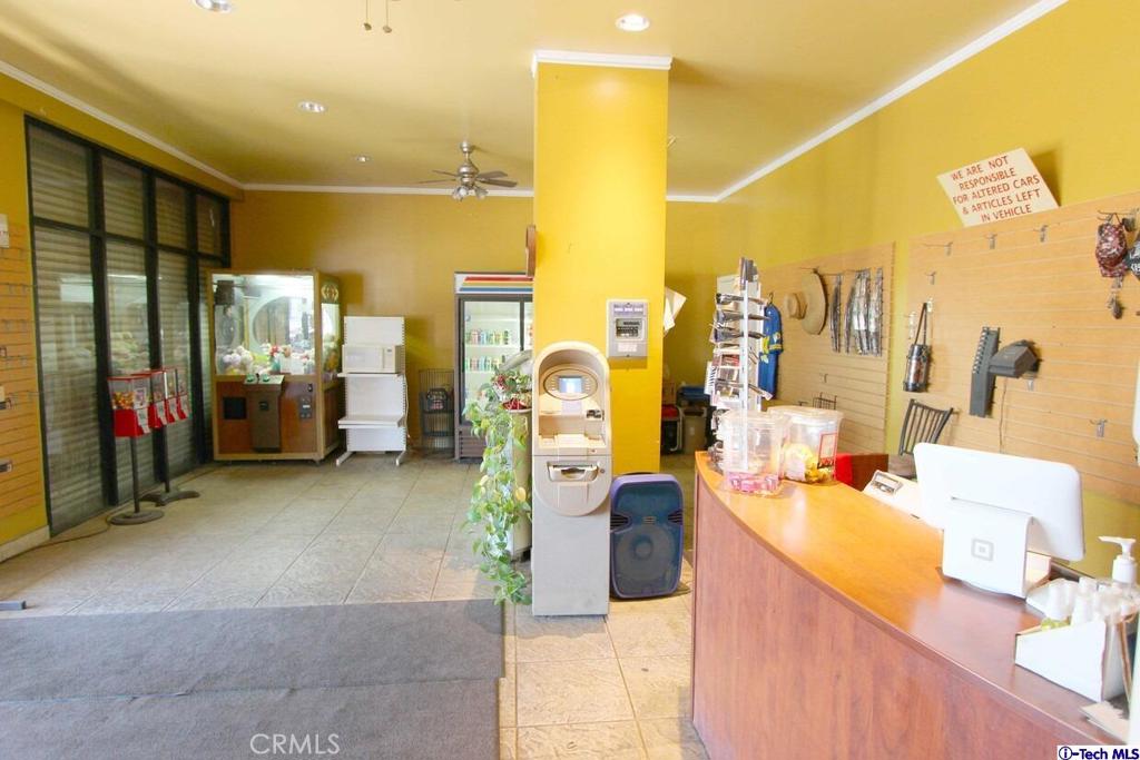 405 E Rosecrans Avenue Property Photo 15