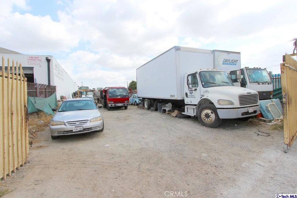 405 E Rosecrans Avenue Property Photo 24
