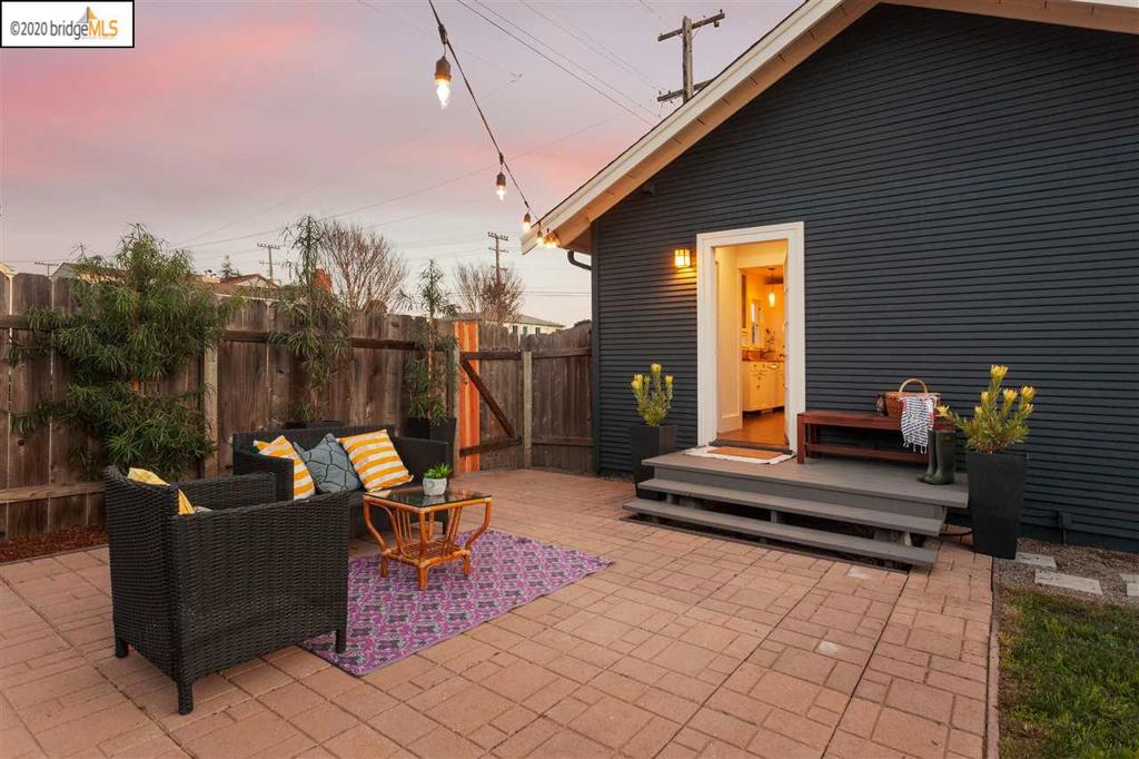 1227 Delaware St Property Photo 22