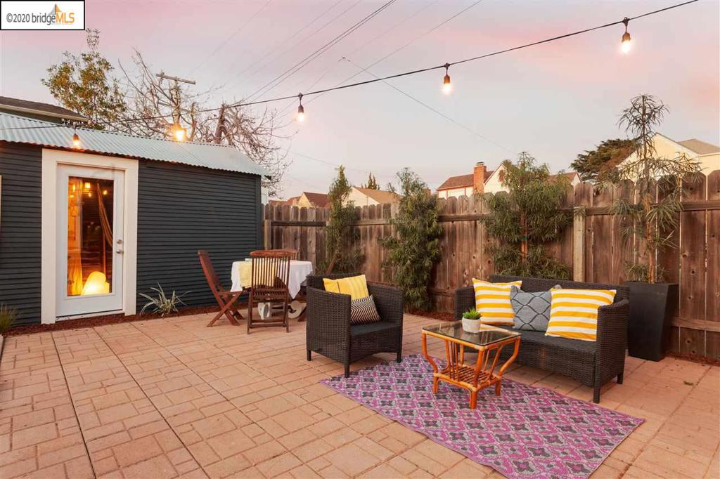 1227 Delaware St Property Photo 23