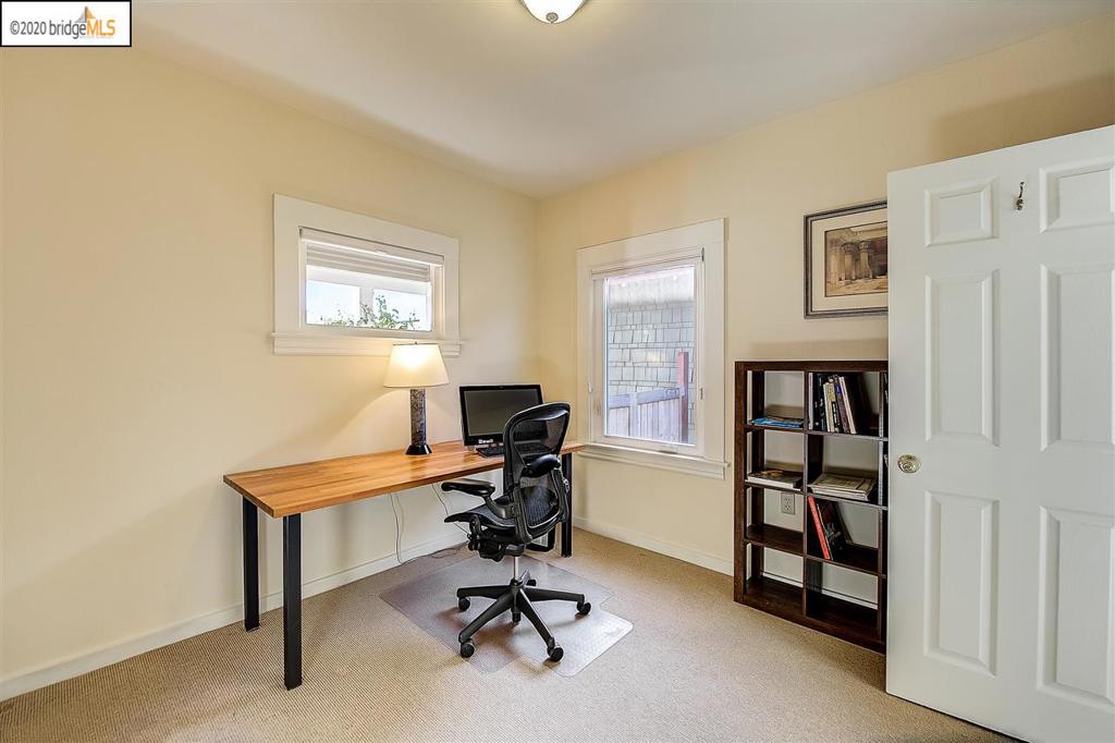 1042 61st St Property Photo 14