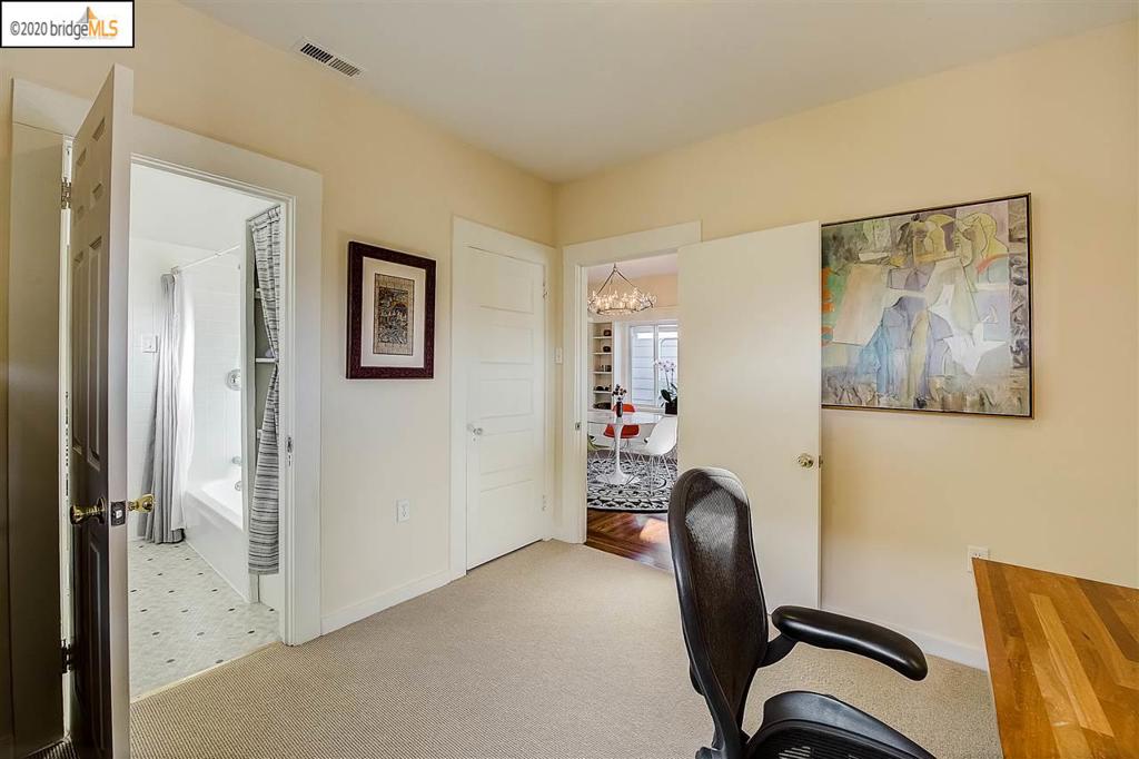1042 61st St Property Photo 15