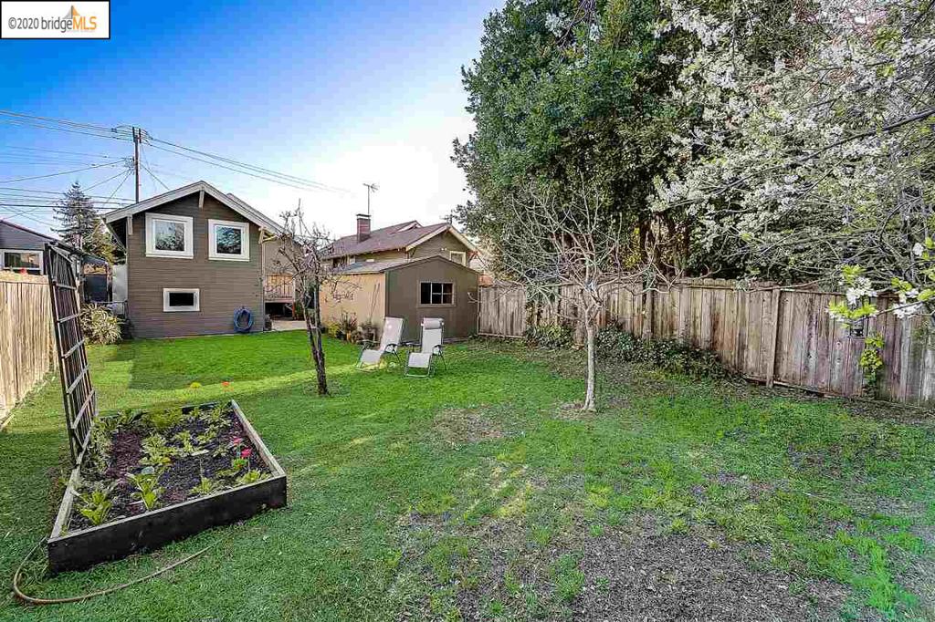 1042 61st St Property Photo 26