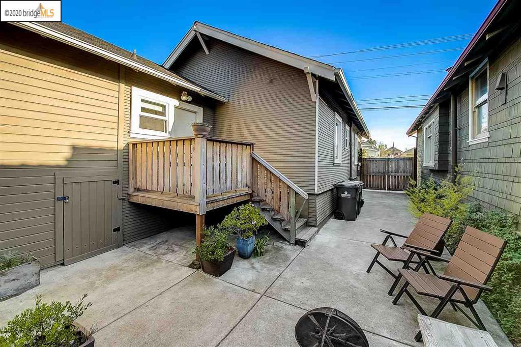 1042 61st St Property Photo 28