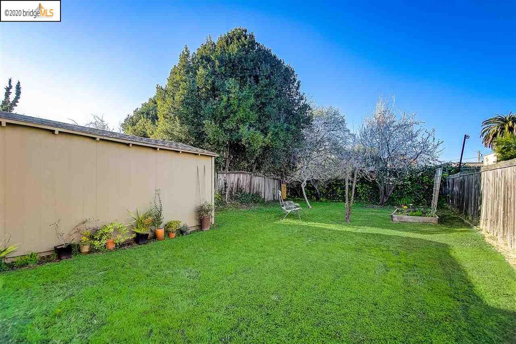 1042 61st St Property Photo 29