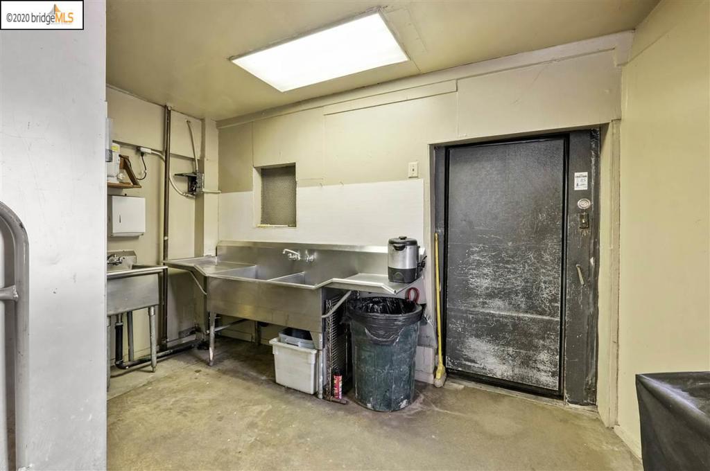 7475 Bancroft Ave Property Photo 10