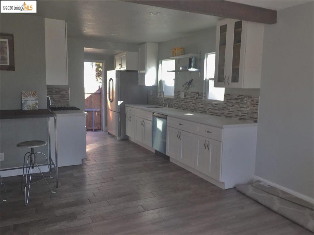 7510 7510 Rudsdale Street Property Photo 3