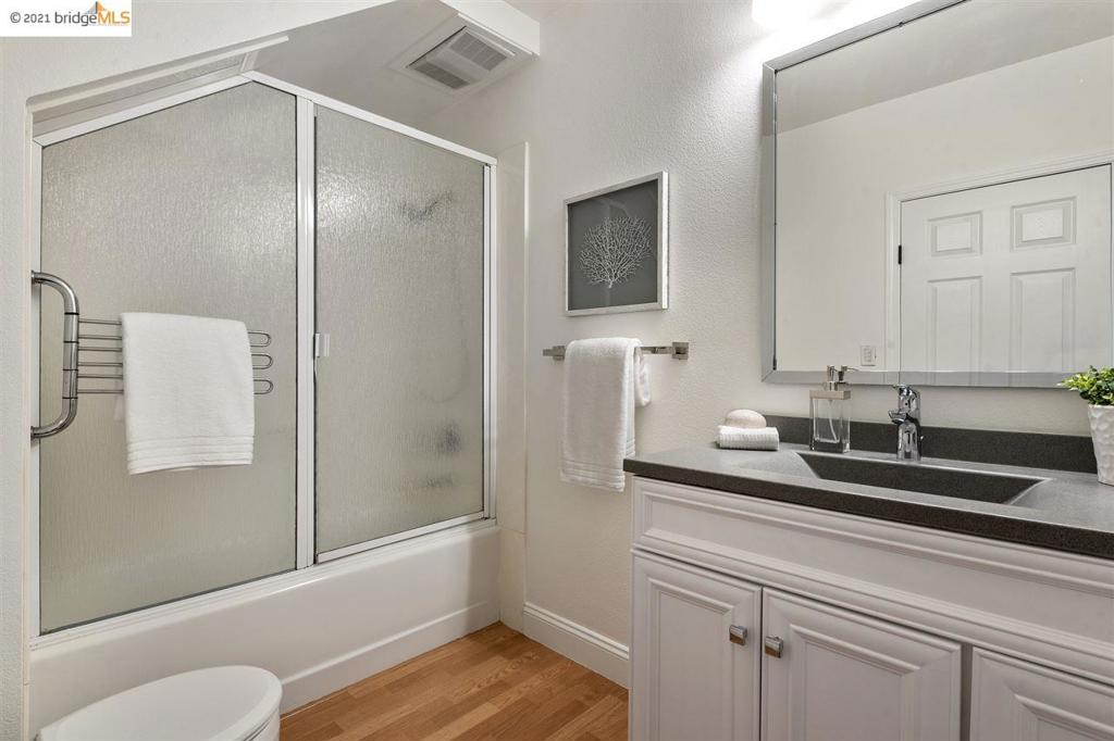 450 Lewis Ave Property Photo 17