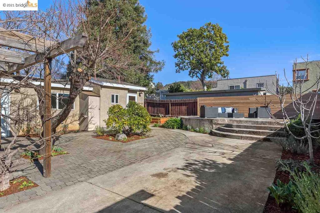 450 Lewis Ave Property Photo 22