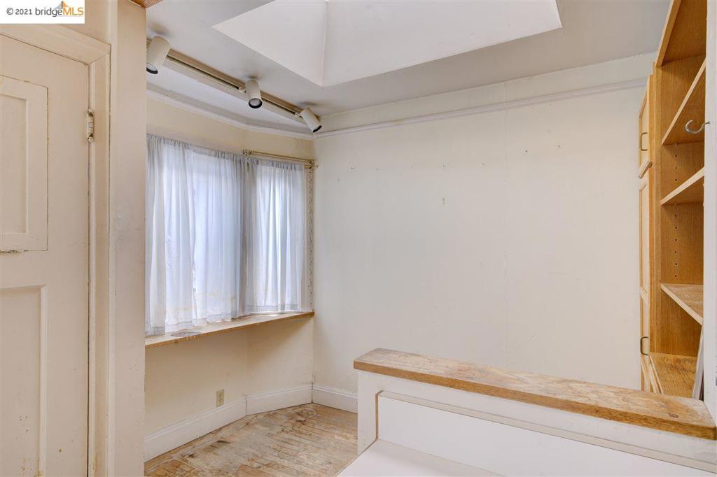 877 Alma Pl Property Photo 14