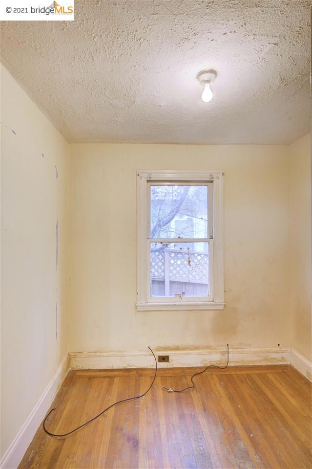 877 Alma Pl Property Photo 22