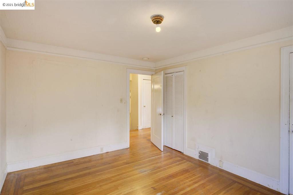 877 Alma Pl Property Photo 25