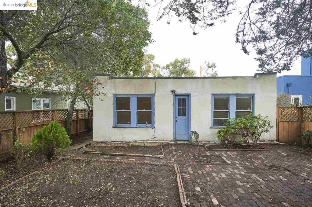 877 Alma Pl Property Photo 31