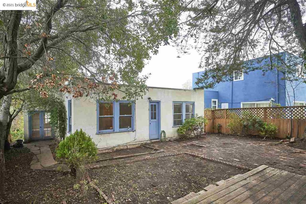 877 Alma Pl Property Photo 32