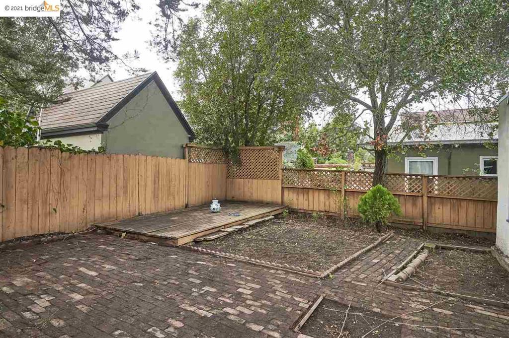 877 Alma Pl Property Photo 33