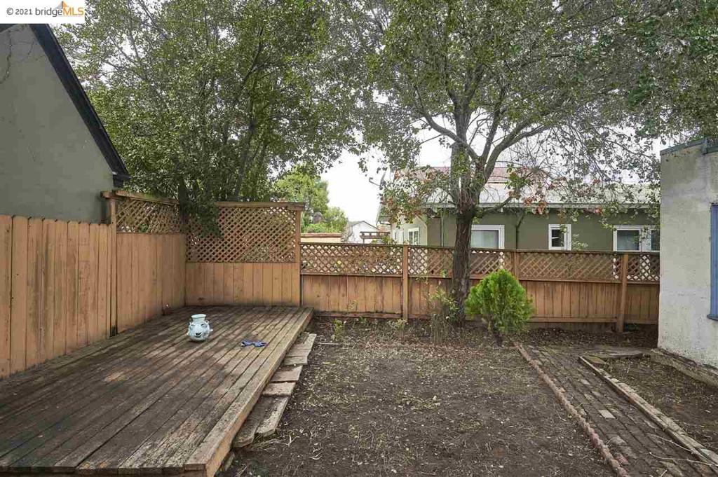 877 Alma Pl Property Photo 34