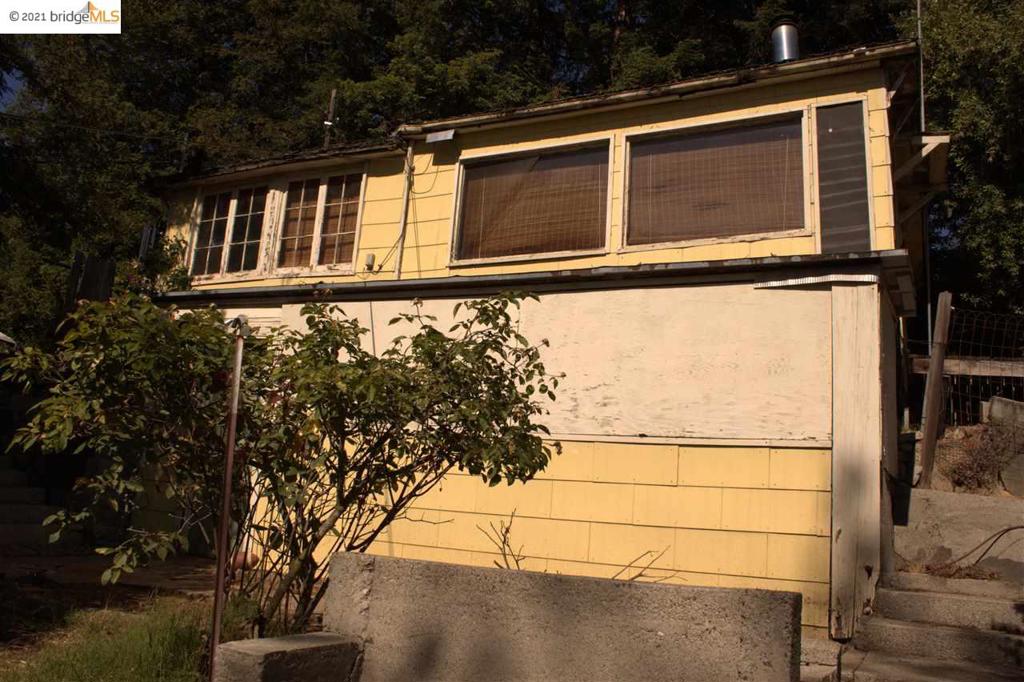 3286 Wisconsin St Property Photo 3
