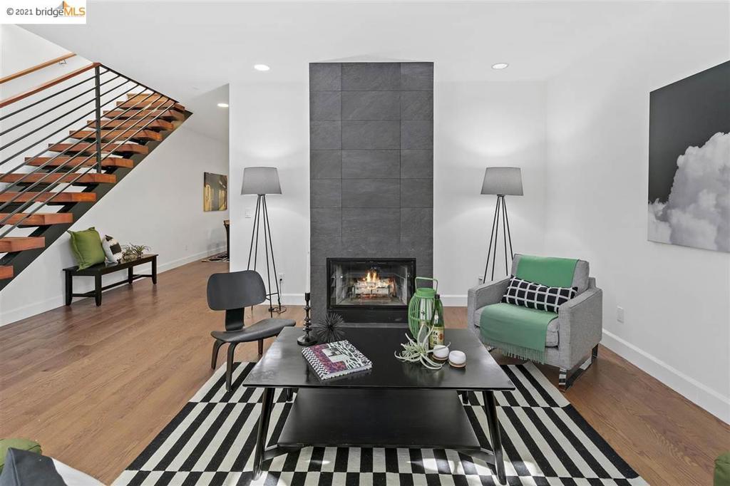 2014 Hearst Ave C Property Photo 7